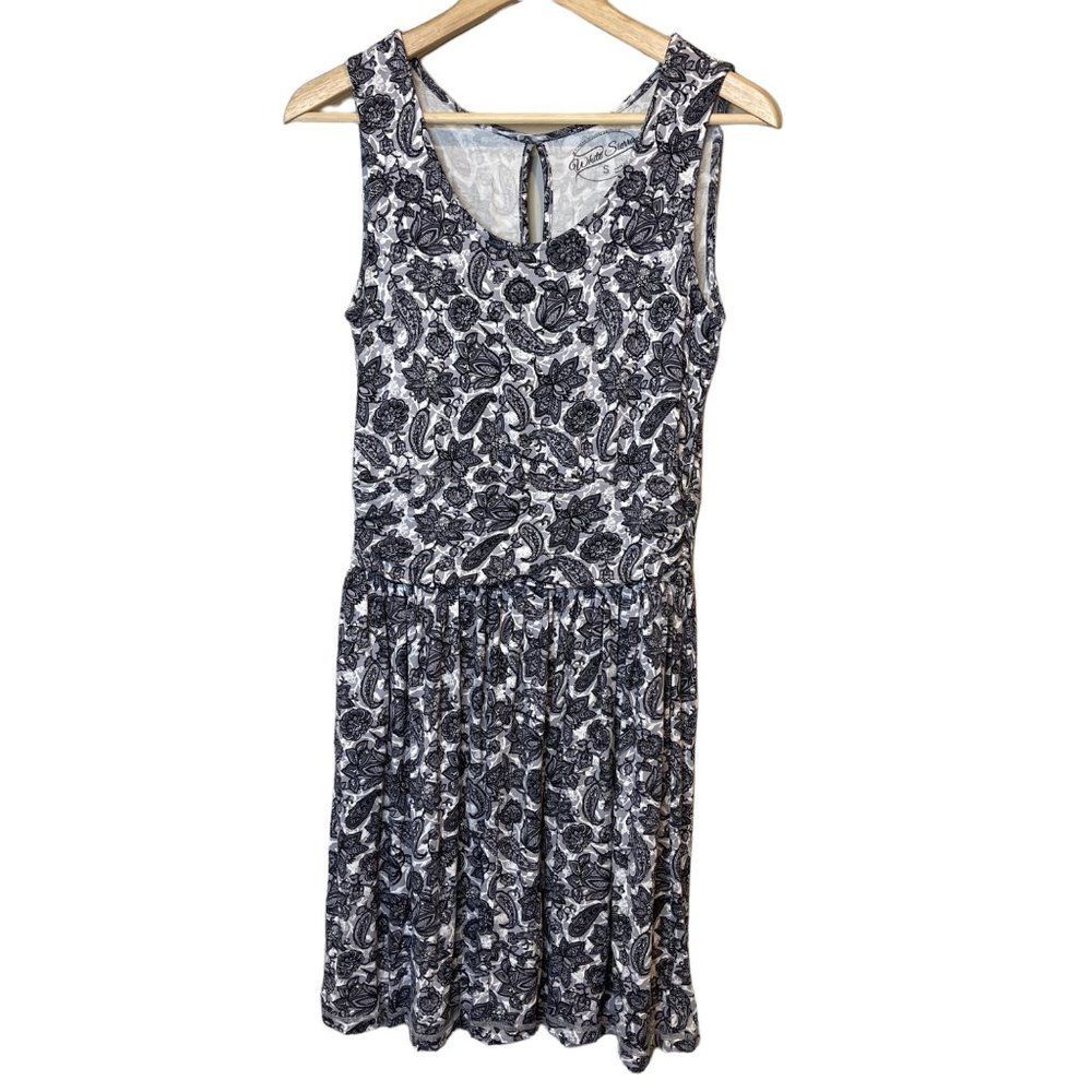 White Sierra Floral Paisley Black and White Summer Dress with Odor Free Tech Sm